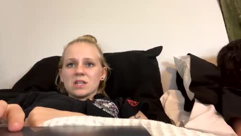 feyaa22 online show from 12.17.24