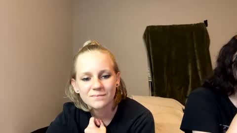 feyaa22 online show from 12.19.24
