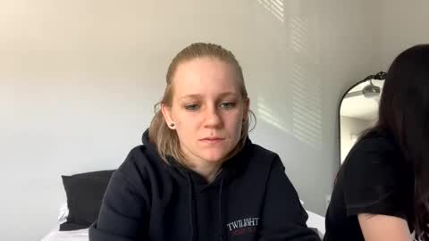 feyaa22 online show from 01.03.25