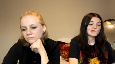 feyaa22 online show from 01.04.25