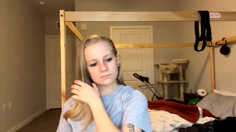 feyaa22 online show from 01.13.25