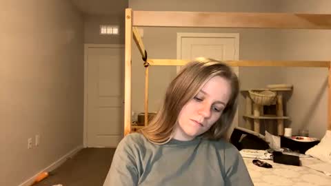 feyaa22 online show from 02.24.25