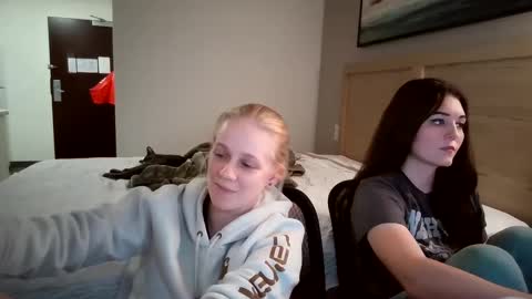 feyaa22 online show from 09.14.25