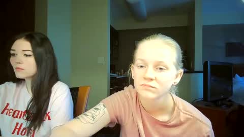 feyaa22 online show from 09.19.25