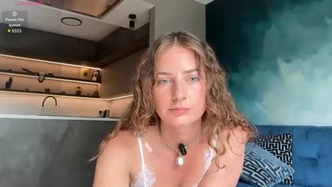 Snapshot of goddessmiamuse chatting on 06.19.26 goddessmiamuse online show from 06.19.26