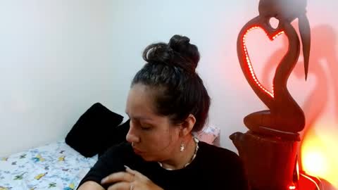  Naih Reyes online show from 12.23.24