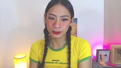 Snapshot of goddessnianxx chatting on 11.15.25 Kyla and Nian online show from 11.15.25