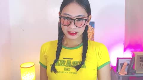 Snapshot of goddessnianxx chatting on 11.21.25 Kyla and Nian online show from 11.21.25