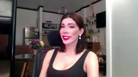 Snapshot of goddessofbigcock chatting on 12.14.24 Eva online show from 12.14.24