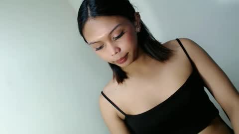 MISS LOVELY online show from 04.30.26