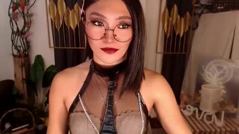 Snapshot of goddessquinnie chatting on 01.31.25 quinnie online show from 01.31.25