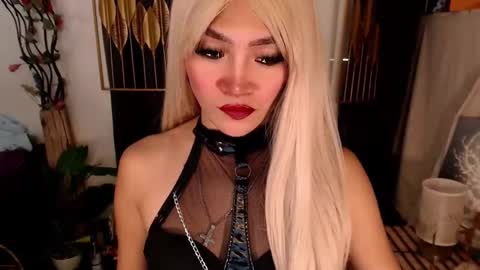Snapshot of goddessquinnie chatting on 03.02.25 quinnie online show from 03.02.25