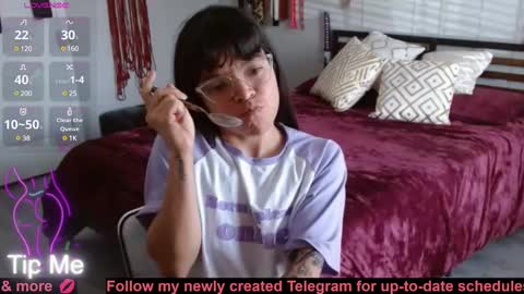 Snapshot of goddessultraviolet chatting on 03.01.25 goddessultraviolet online show from 03.01.25