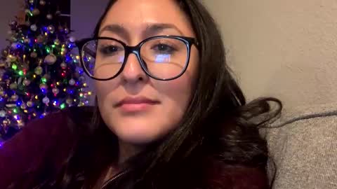 Snapshot of goddessxxrosexx chatting on 12.27.24 GoddessxxRosexx online show from 12.27.24