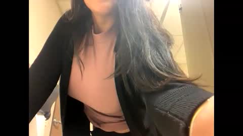 Snapshot of goddessxxrosexx chatting on 02.05.25 GoddessxxRosexx online show from 02.05.25