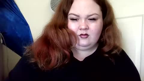 Snapshot of godessisabella chatting on 03.10.25 godessisabella online show from 03.10.25