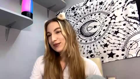 Gloria online show from 12.18.25