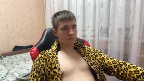 Snapshot of golden_flash chatting on 11.30.25 golden flash online show from 11.30.25