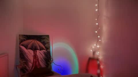 Goldengirlcartier online show from 02.21.25