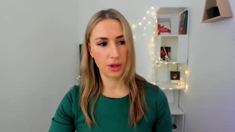 Olivia online show from 02.10.25