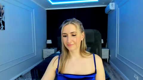 Olivia online show from 02.12.25