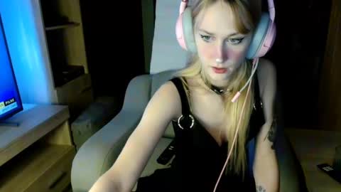 Snapshot of goldiehanny chatting on 02.21.25 GoldieHanny online show from 02.21.25