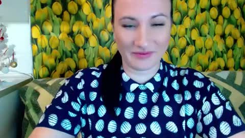 Snapshot of goldmoonn chatting on 12.13.24 goldmoonn online show from 12.13.24