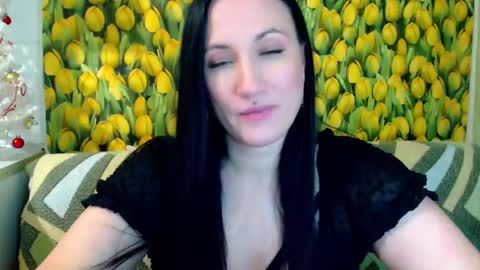 Snapshot of goldmoonn chatting on 01.12.25 goldmoonn online show from 01.12.25