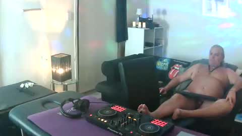 goldyguy011 online show from 09.10.25