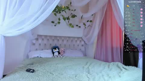 gongjulee online show from 10.30.25