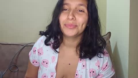 Snapshot of good_girl4_u1 chatting on 03.01.25 salome online show from 03.01.25