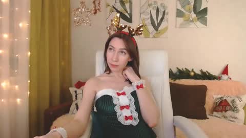 Snapshot of good_glamorgirl chatting on 12.31.24 Good GlamorGirl online show from 12.31.24