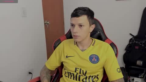 Snapshot of goodboy69i chatting on 10.31.25 goodboy69i online show from 10.31.25