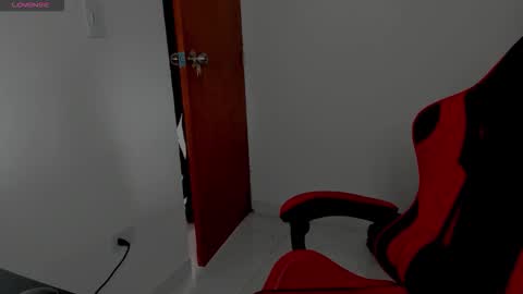 Snapshot of goodboy69i chatting on 11.11.25 goodboy69i online show from 11.11.25