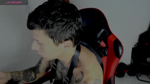 Snapshot of goodboy69i chatting on 11.15.25 goodboy69i online show from 11.15.25