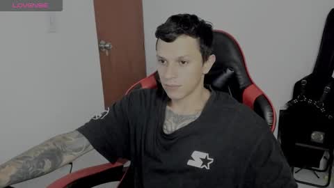 Snapshot of goodboy69i chatting on 11.20.25 goodboy69i online show from 11.20.25