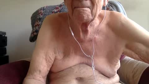 Sweet old guy online show from 09.18.25