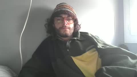 Snapshot of goodleek chatting on 11.23.25 gooleek online show from 11.23.25