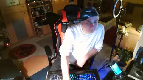 google5001 online show from 12.21.25