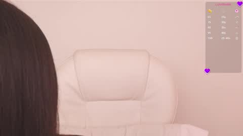 Snapshot of gorgeous_brunette chatting on 11.13.25 Rose online show from 11.13.25