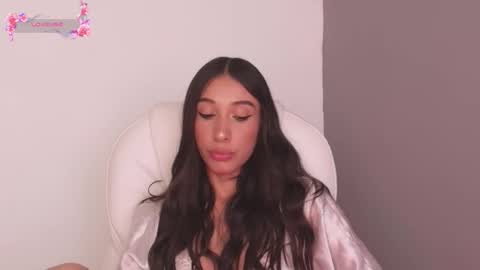 Snapshot of gorgeous_brunette chatting on 12.16.25 Rose online show from 12.16.25