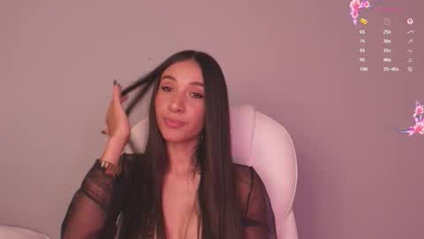 Snapshot of gorgeous_brunette chatting on 03.27.26 Rose online show from 03.27.26