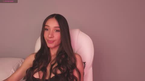 Snapshot of gorgeous_brunette chatting on 03.31.26 Rose online show from 03.31.26