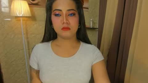 Snapshot of gorgeous_dark_luna chatting on 07.13.26 RIANA online show from 07.13.26