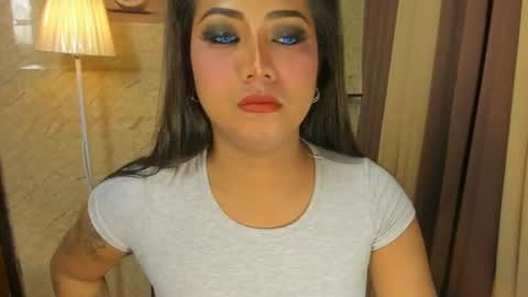 Snapshot of gorgeous_dark_luna chatting on 07.23.26 RIANA online show from 07.23.26
