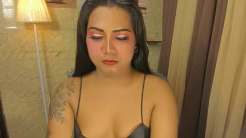 Snapshot of gorgeous_dark_luna chatting on 07.24.26 RIANA online show from 07.24.26