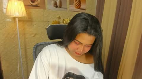 Snapshot of gorgeous_dark_luna chatting on 07.27.26 RIANA online show from 07.27.26