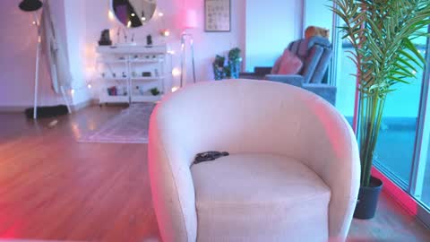 Snapshot of goth_dolll chatting on 03.09.25 sophie Special celebration a the beach 300k followers 3011 and 0112 online show from 03.09.25