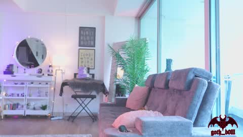 Snapshot of goth_dolll chatting on 11.06.25 sophie Special celebration a the beach 300k followers 3011 and 0112 online show from 11.06.25