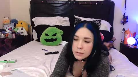 Snapshot of gothbaby305 chatting on 11.03.25 gothbaby305 online show from 11.03.25